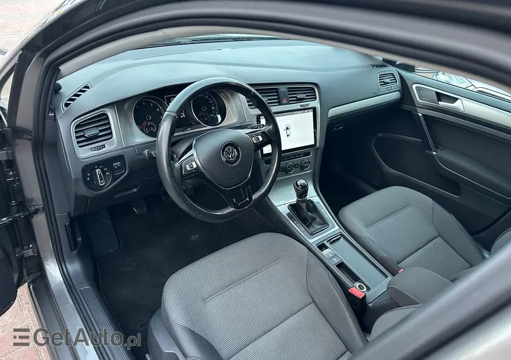 VOLKSWAGEN Golf 1.4 TSI BlueMotion Technology Cup