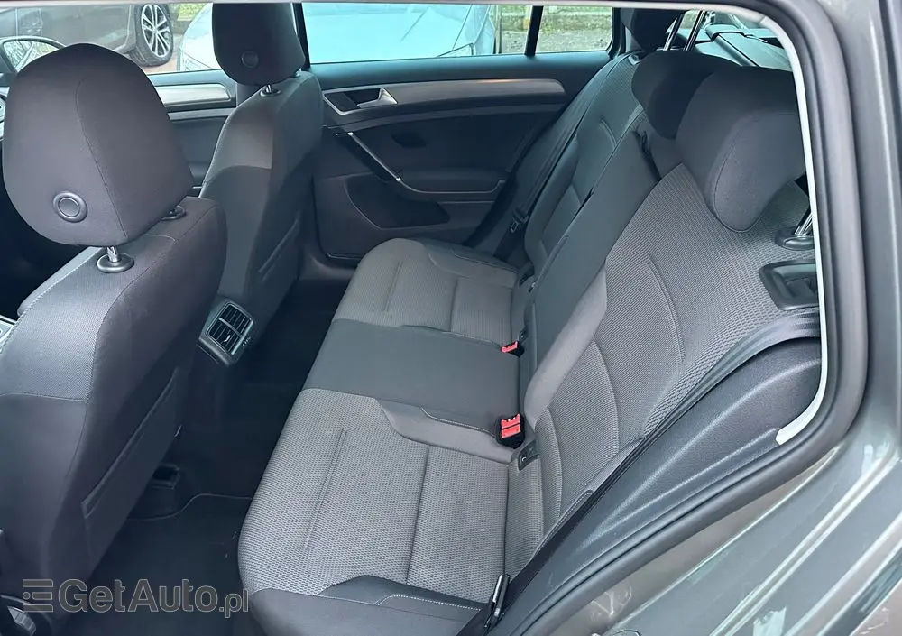 VOLKSWAGEN Golf 1.4 TSI BlueMotion Technology Cup