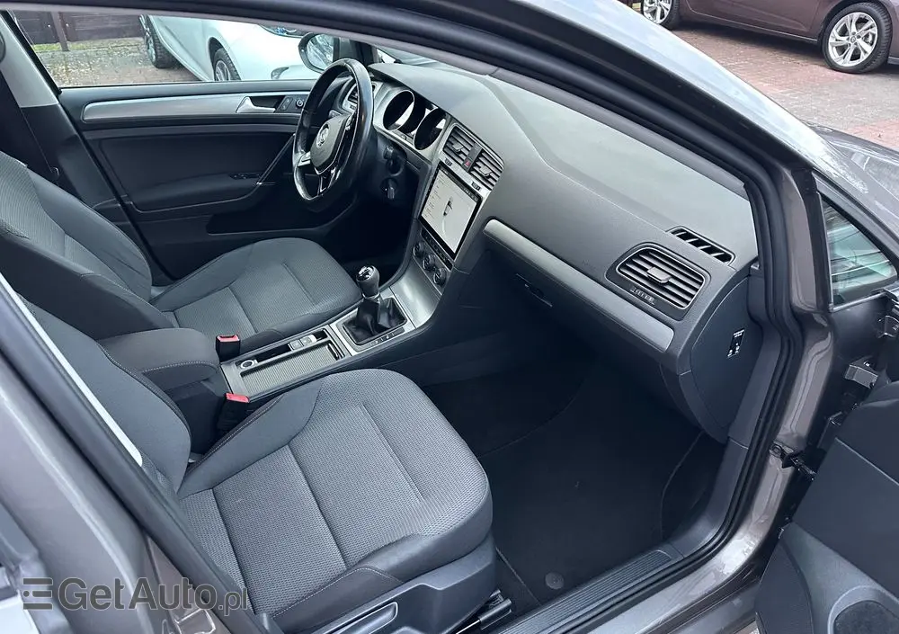 VOLKSWAGEN Golf 1.4 TSI BlueMotion Technology Cup