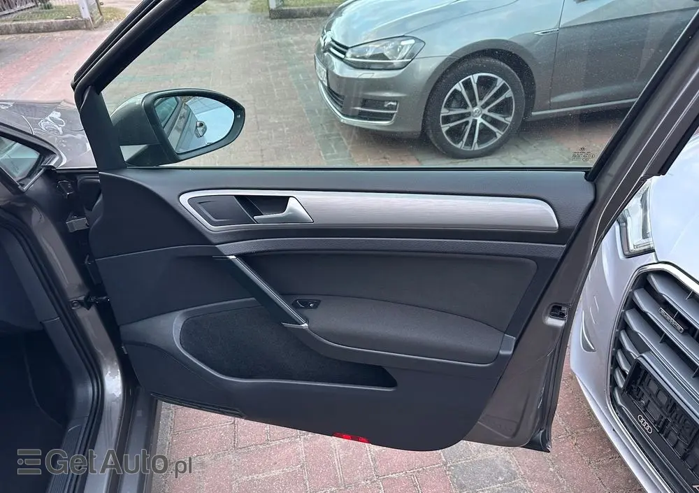 VOLKSWAGEN Golf 1.4 TSI BlueMotion Technology Cup