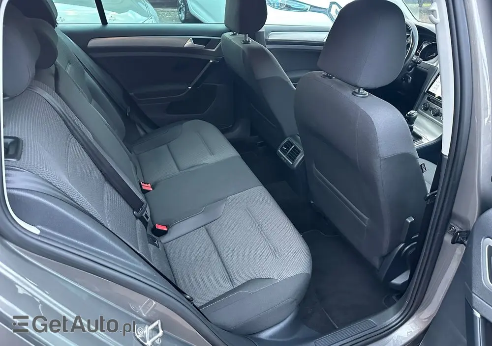 VOLKSWAGEN Golf 1.4 TSI BlueMotion Technology Cup