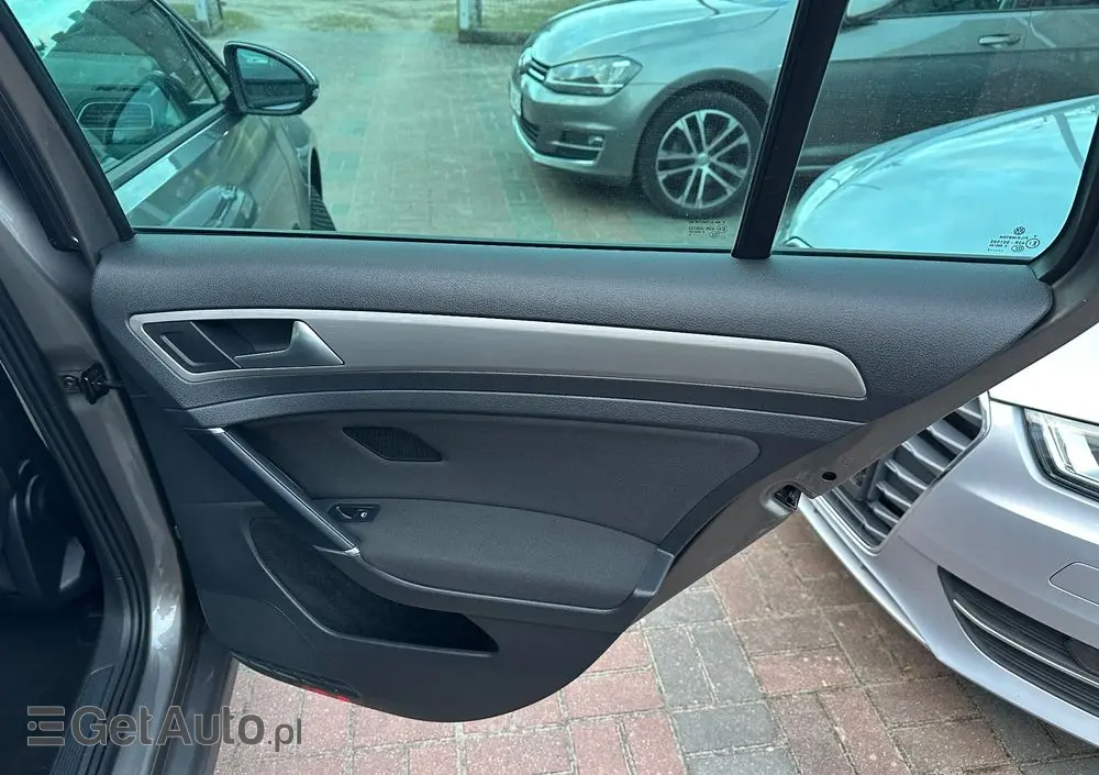 VOLKSWAGEN Golf 1.4 TSI BlueMotion Technology Cup