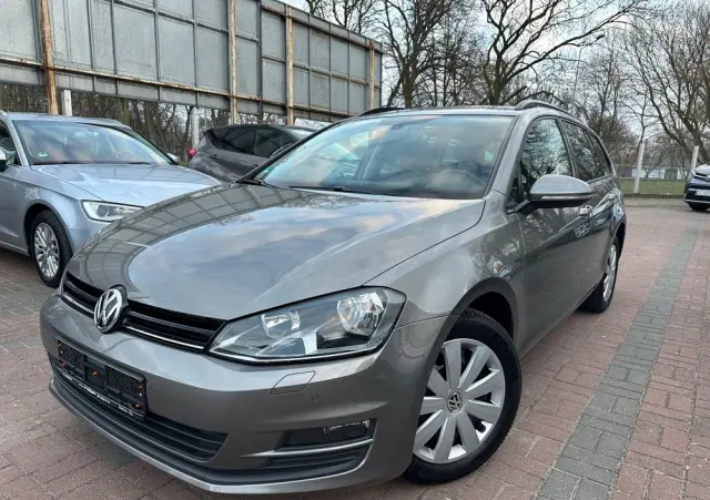 VOLKSWAGEN Golf 1.4 TSI BlueMotion Technology Cup