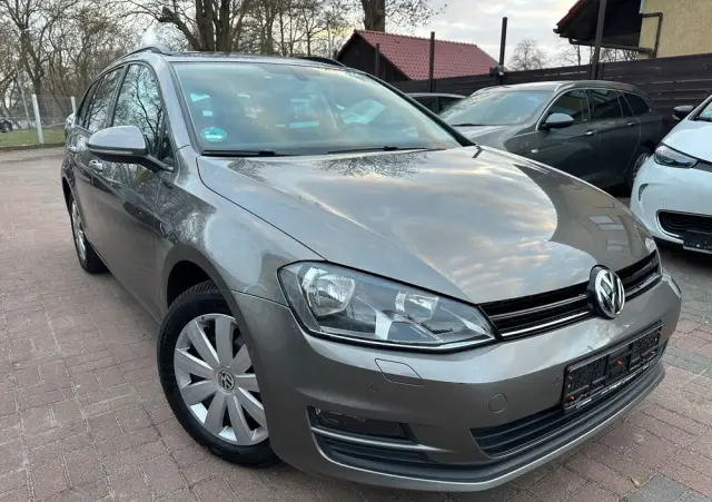 VOLKSWAGEN Golf 1.4 TSI BlueMotion Technology Cup