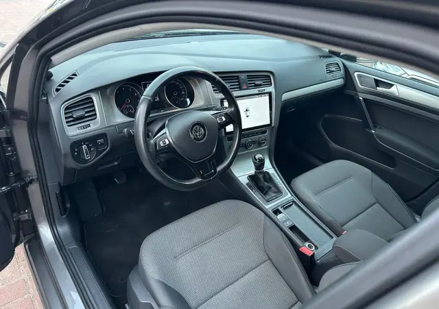 VOLKSWAGEN Golf 1.4 TSI BlueMotion Technology Cup