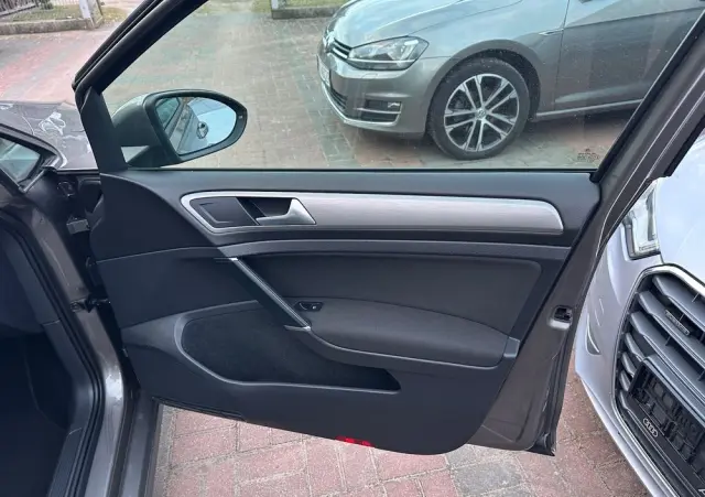 VOLKSWAGEN Golf 1.4 TSI BlueMotion Technology Cup