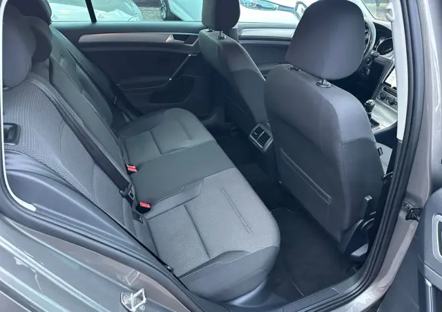 VOLKSWAGEN Golf 1.4 TSI BlueMotion Technology Cup