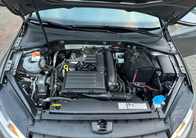 VOLKSWAGEN Golf 1.4 TSI BlueMotion Technology Cup