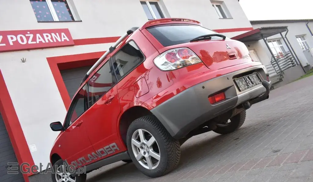 MITSUBISHI Outlander 