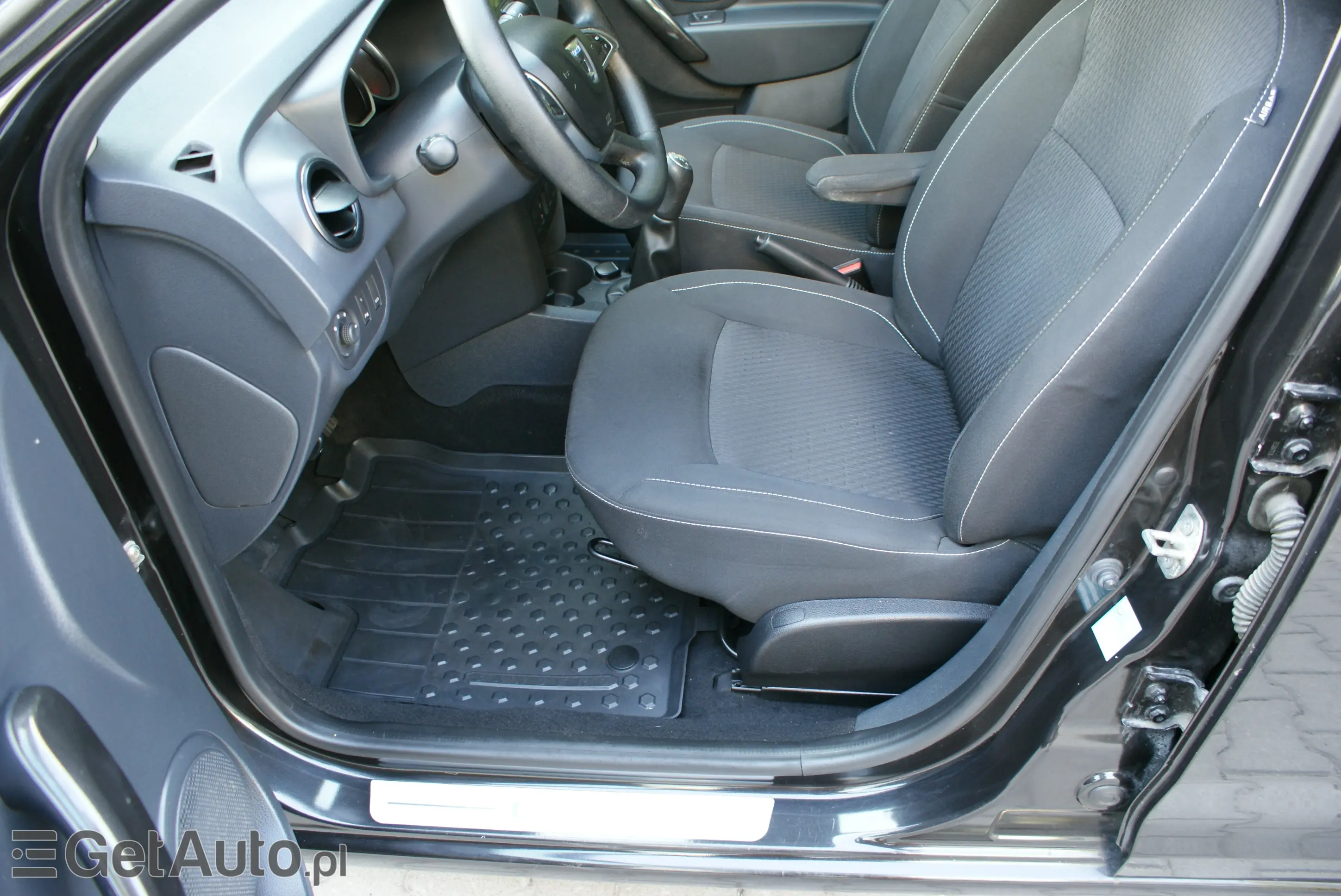 DACIA Sandero Laureate