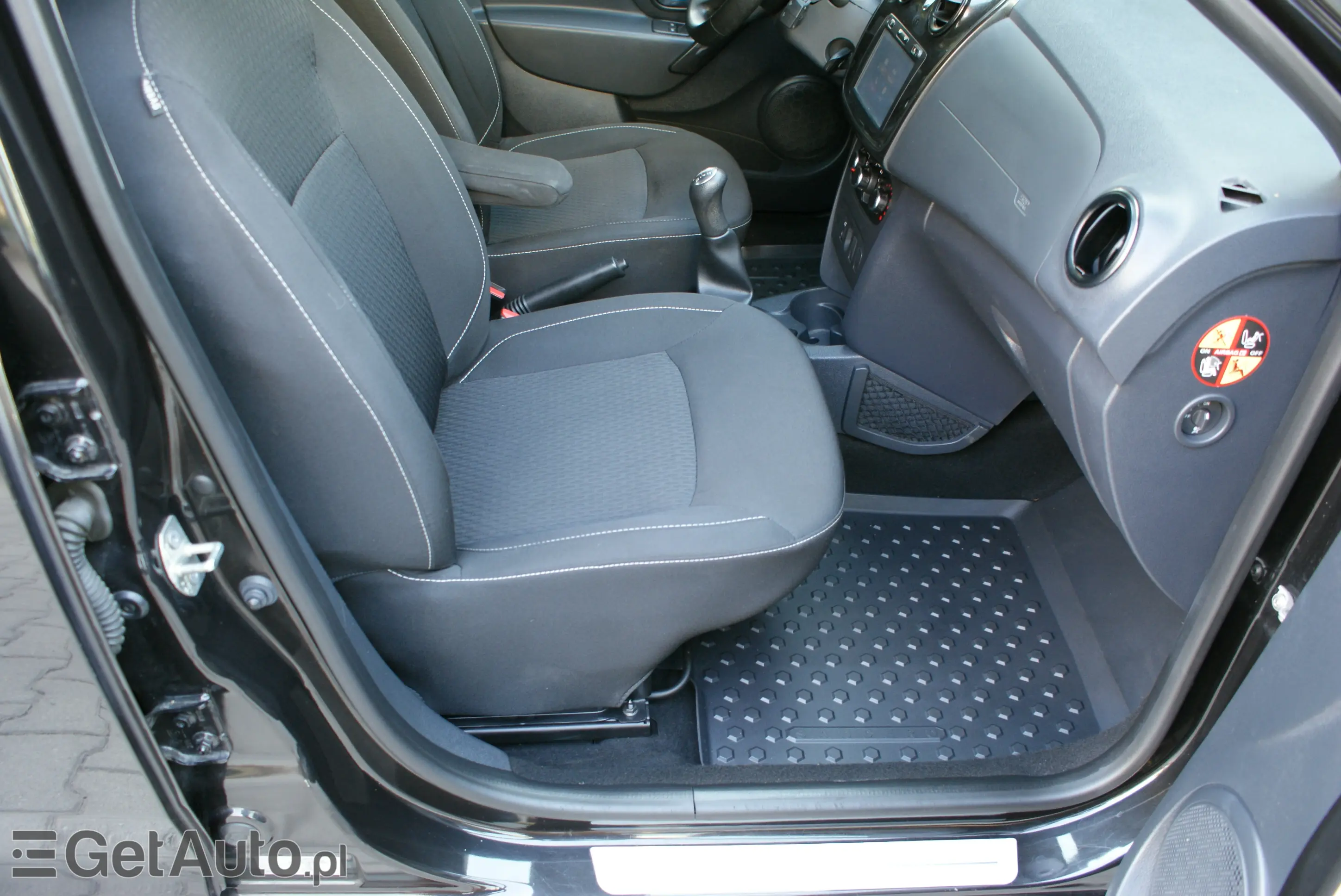 DACIA Sandero Laureate