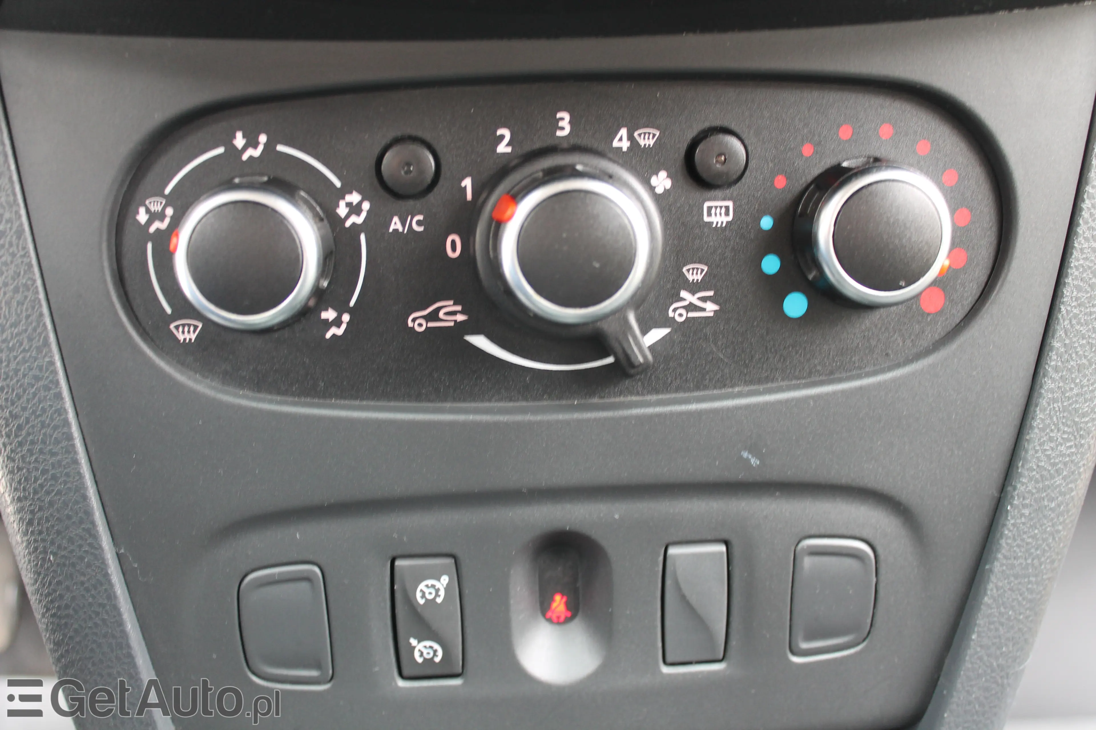 DACIA Sandero Laureate