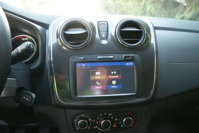 DACIA Sandero Laureate