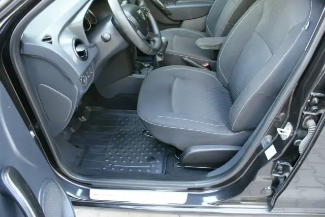 DACIA Sandero Laureate