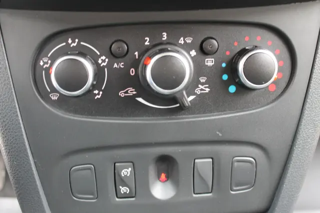 DACIA Sandero Laureate