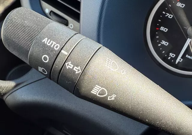 IVECO Daily 72-210/Automat Hi-Matic/Full LED/kontener15 epalet/winda 1000kg/poduszki fabryczne/kamera cofania 