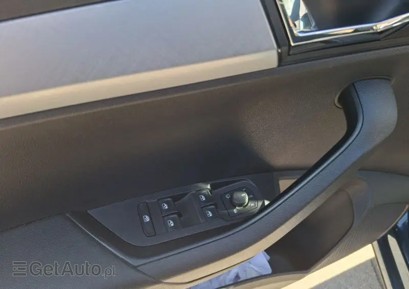 SKODA Karoq 1.5 TSI DSG Ambition