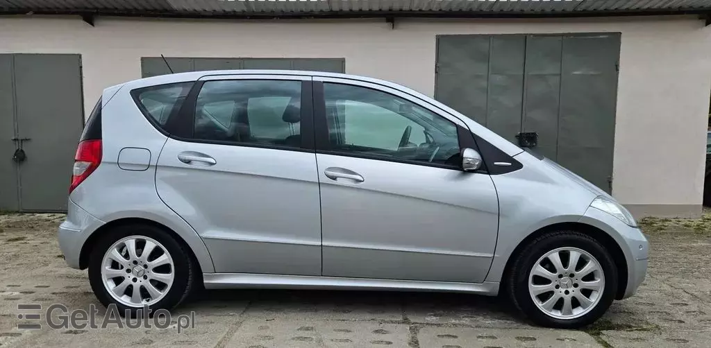 MERCEDES-BENZ Klasa A A 200 (136 KM)