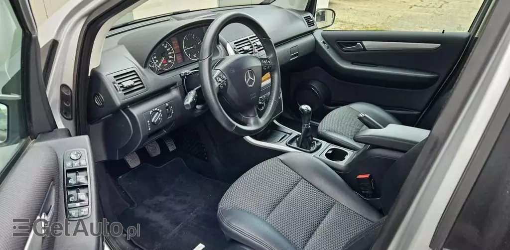 MERCEDES-BENZ Klasa A A 200 (136 KM)