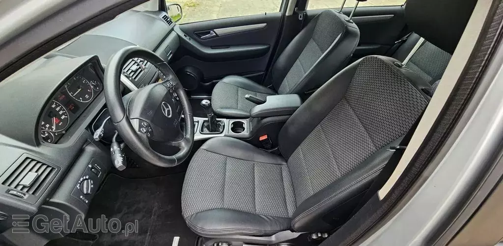 MERCEDES-BENZ Klasa A A 200 (136 KM)