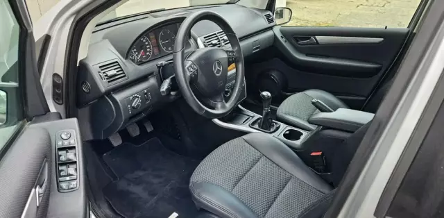 MERCEDES-BENZ Klasa A A 200 (136 KM)