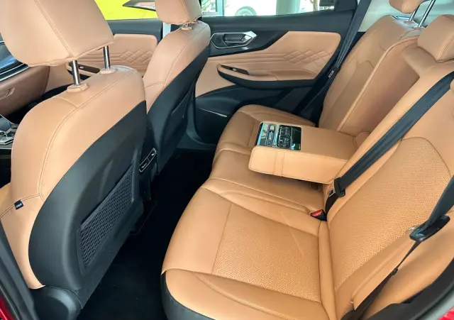 BAIC 7 1.5T Luxury DCT