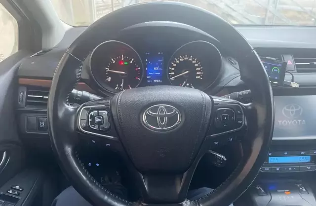 TOYOTA Avensis 