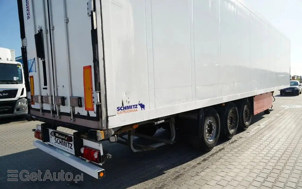 SCHMITZ CARGOBULL CHŁODNIA / THERMO KING SL-400e / OŚ PODNOSZONA / KOSZ NA PALETY 