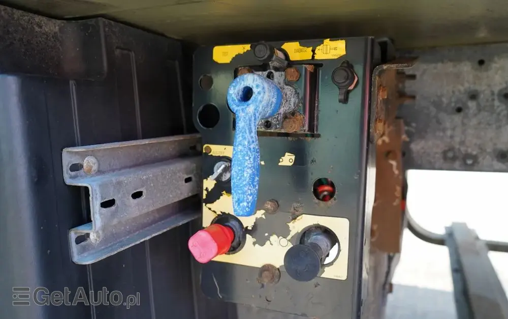 SCHMITZ CARGOBULL CHŁODNIA / THERMO KING SL-400e / OŚ PODNOSZONA / KOSZ NA PALETY 