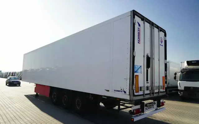 SCHMITZ CARGOBULL CHŁODNIA / THERMO KING SL-400e / OŚ PODNOSZONA / KOSZ NA PALETY 