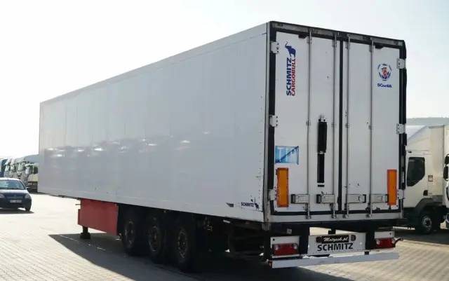 SCHMITZ CARGOBULL CHŁODNIA / THERMO KING SL-400e / OŚ PODNOSZONA / KOSZ NA PALETY 