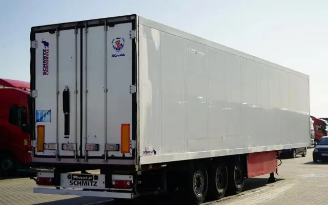 SCHMITZ CARGOBULL CHŁODNIA / THERMO KING SL-400e / OŚ PODNOSZONA / KOSZ NA PALETY 