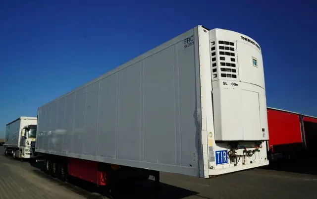 SCHMITZ CARGOBULL CHŁODNIA / THERMO KING SL-400e / OŚ PODNOSZONA / KOSZ NA PALETY 