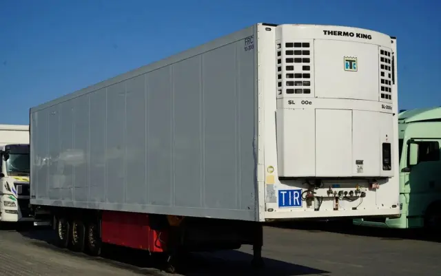 SCHMITZ CARGOBULL CHŁODNIA / THERMO KING SL-400e / OŚ PODNOSZONA / KOSZ NA PALETY 