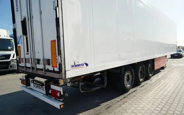 SCHMITZ CARGOBULL CHŁODNIA / THERMO KING SL-400e / OŚ PODNOSZONA / KOSZ NA PALETY 