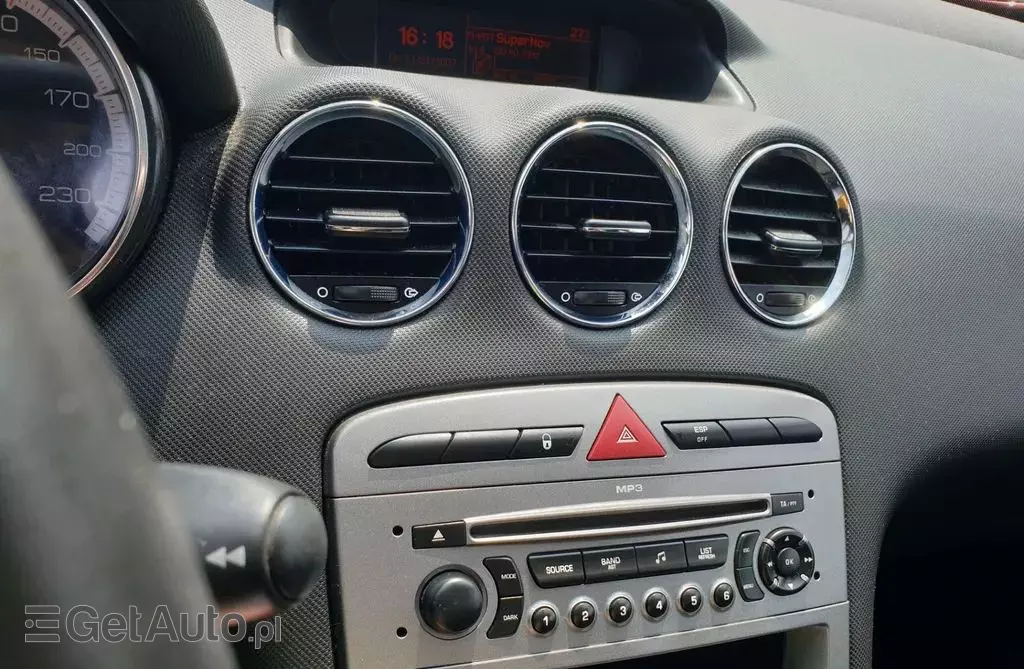 PEUGEOT 308 