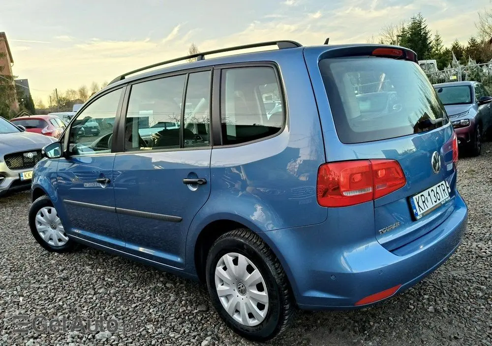 VOLKSWAGEN Touran 
