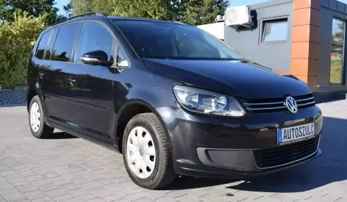VOLKSWAGEN Touran 