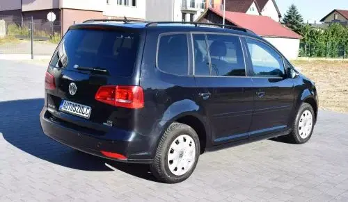 VOLKSWAGEN Touran 