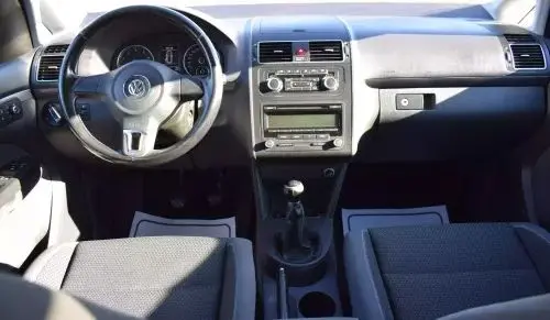 VOLKSWAGEN Touran 