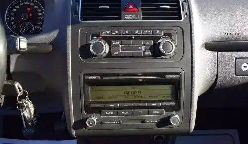 VOLKSWAGEN Touran 