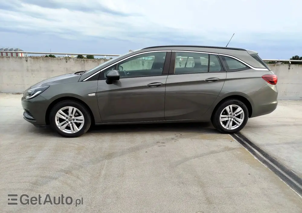 OPEL Astra V 1.4 T Dynamic