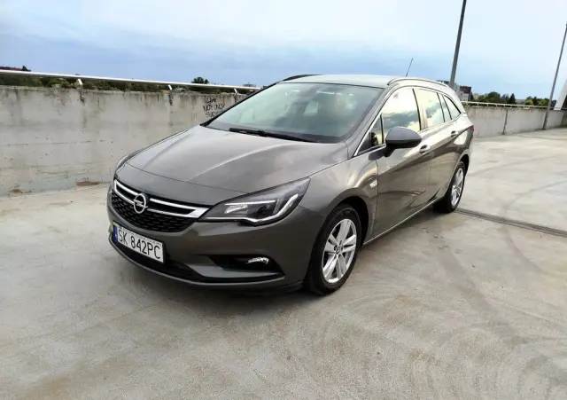 OPEL Astra V 1.4 T Dynamic