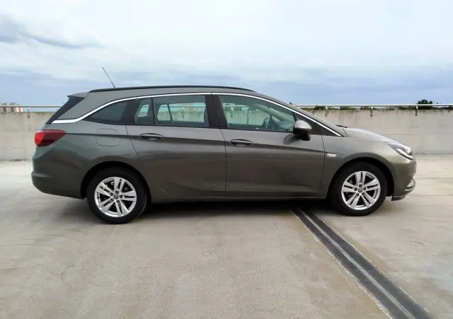 OPEL Astra V 1.4 T Dynamic