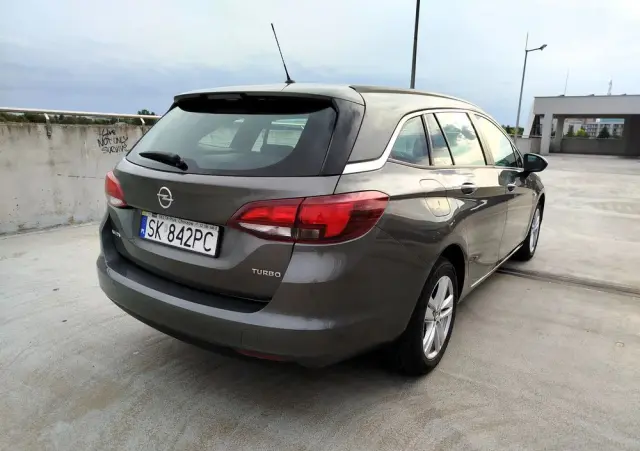 OPEL Astra V 1.4 T Dynamic