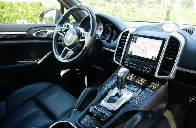 PORSCHE Cayenne 