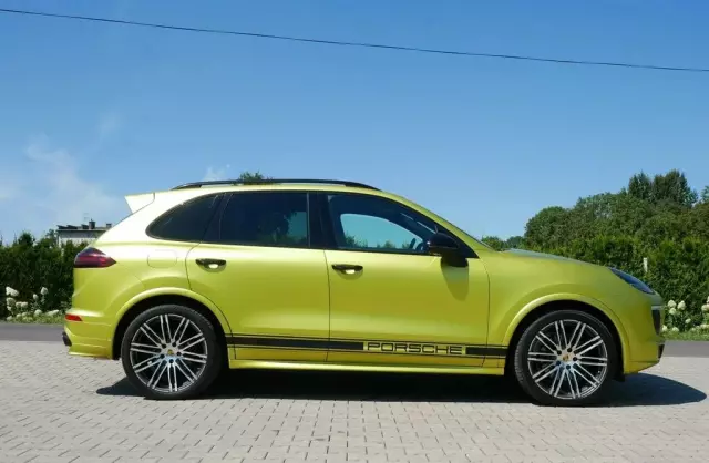 PORSCHE Cayenne 