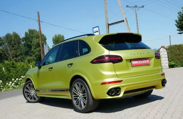 PORSCHE Cayenne 