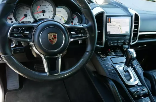 PORSCHE Cayenne 