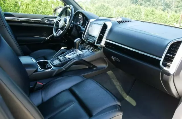 PORSCHE Cayenne 